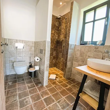 Ioniso Boutique Vrazná