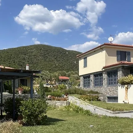 Ioniso Boutique فندق