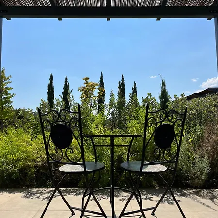 Ioniso Boutique