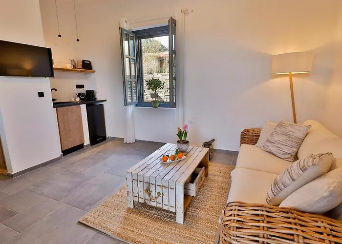 Ioniso Boutique 3*