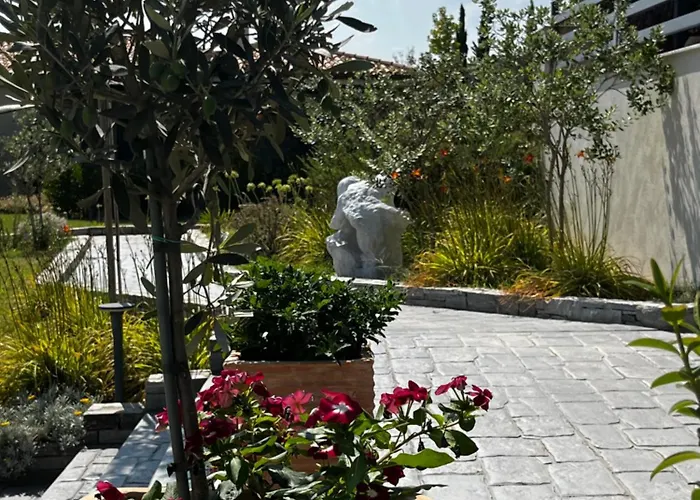 Hotel Ioniso Boutique Vrasná